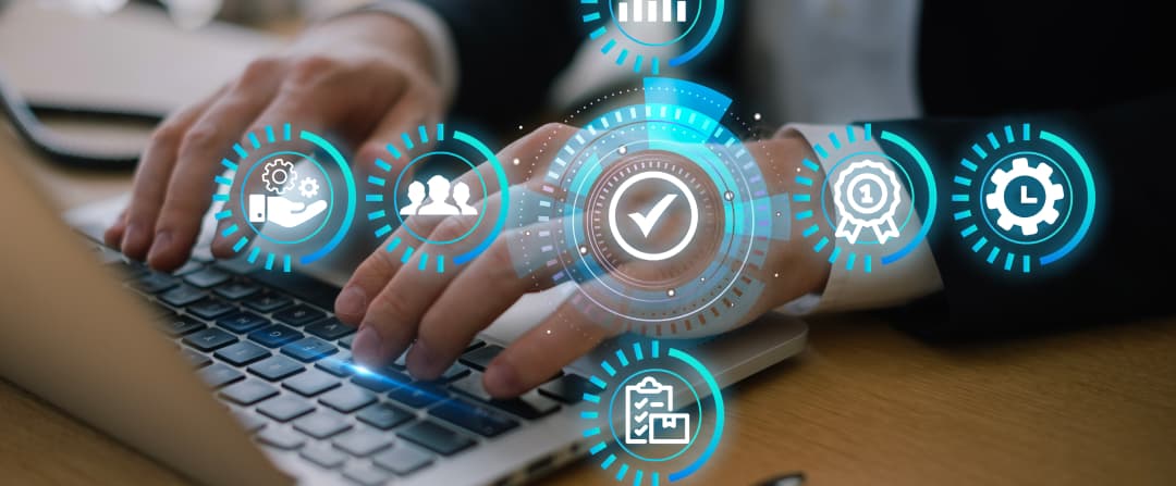 La hiperautomatización va más allá de la simple automatización de tareas rutinarias.